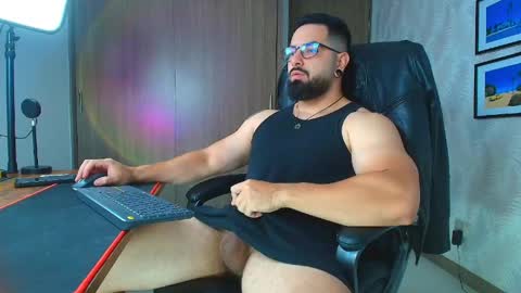 Snapshot of robby_k chatting on May 12, 1:36 am Robby online show from May 12, 1:36 am