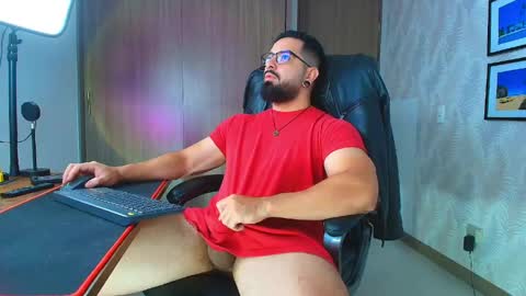 Snapshot of robby_k chatting on May 16, 2:52 am Robby online show from May 16, 2:52 am