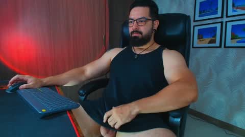 Snapshot of robby_k chatting on May 28, 1:03 am Robby online show from May 28, 1:03 am