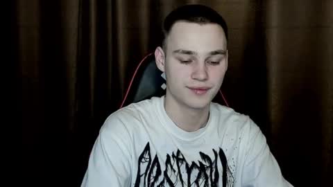 robert10211 online show from February 3, 8:03 pm