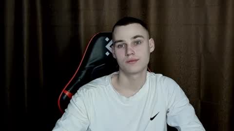 robert10211 online show from February 17, 7:10 pm