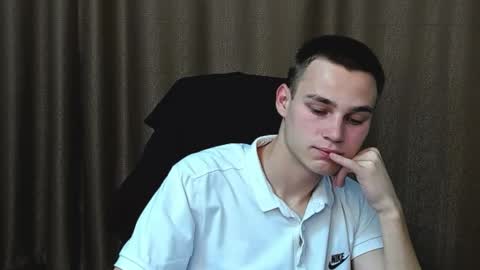 robert10211 online show from September 16, 6:20 pm