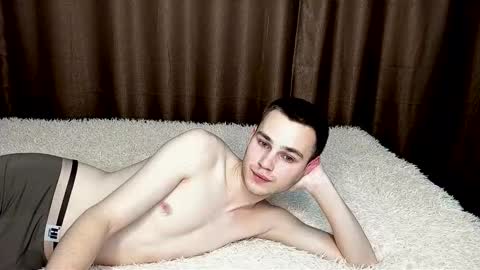 robert10211 online show from January 19, 8:51 am