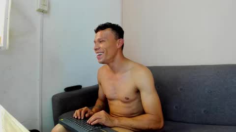 Robert online show from January 14, 9:52 pm