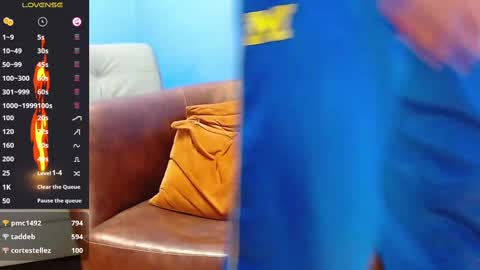 robert_kingg online show from September 29, 11:15 am