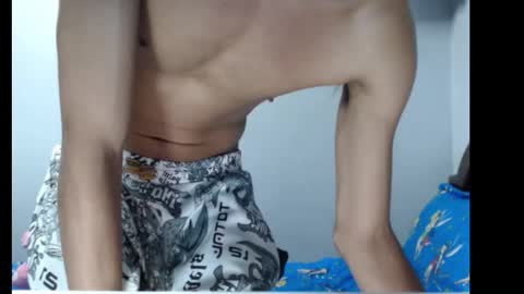 robert_kingg online show from December 17, 7:25 am