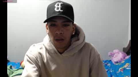 robert_kingg online show from February 5, 10:31 am