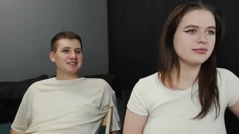 Lisa and Robert  i am online all days 900 am GMT3   online show from February 19, 2:44 am