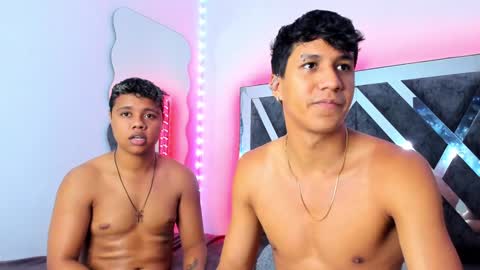 Robert Miller And Mael Thompson  online show from December 18, 4:31 am