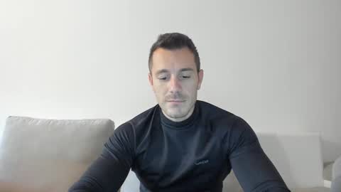 roberto4ever online show from October 31, 1:45 pm