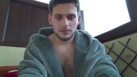 Snapshot of roberto_twink1 chatting on December 2, 5:59 am Roberto online show from December 2, 5:59 am