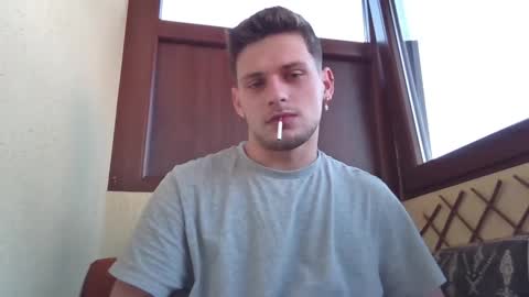 Snapshot of roberto_twink1 chatting on February 10, 6:31 am Roberto online show from February 10, 6:31 am