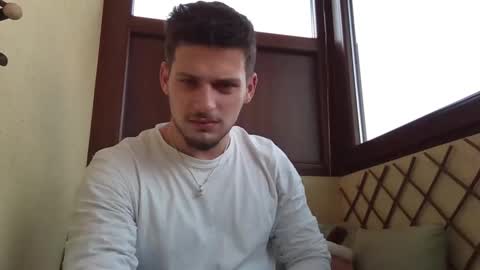 Snapshot of roberto_twink1 chatting on January 18, 8:40 am Roberto online show from January 18, 8:40 am