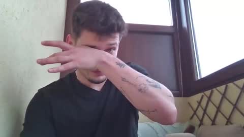 Snapshot of roberto_twink1 chatting on February 17, 7:16 am Roberto online show from February 17, 7:16 am