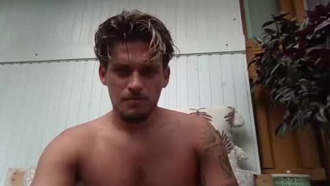 Snapshot of roberto_twink1 chatting on July 16, 8:42 am Roberto online show from July 16, 8:42 am
