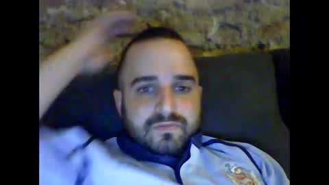 Snapshot of robertoredo chatting on January 2, 12:13 am Roberto online show from January 2, 12:13 am