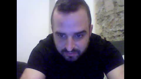 Snapshot of robertoredo chatting on January 7, 7:06 pm Roberto online show from January 7, 7:06 pm