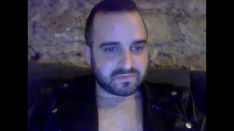 Snapshot of robertoredo chatting on January 12, 6:59 pm Roberto online show from January 12, 6:59 pm