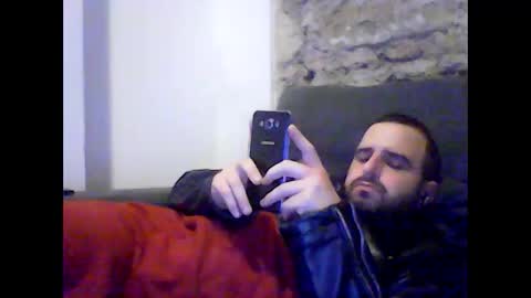 Snapshot of robertoredo chatting on January 17, 1:36 am Roberto online show from January 17, 1:36 am