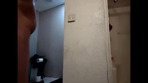 Snapshot of robertsaiz4200 chatting on February 3, 5:05 am robertsaiz4200 online show from February 3, 5:05 am