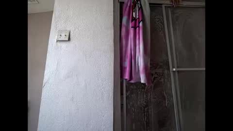 Snapshot of robertsaiz4200 chatting on February 27, 9:48 pm robertsaiz4200 online show from February 27, 9:48 pm