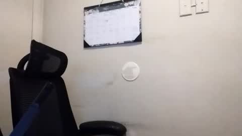 Snapshot of robertswhitney52 chatting on March 3, 2:07 am robertswhitney52 online show from March 3, 2:07 am