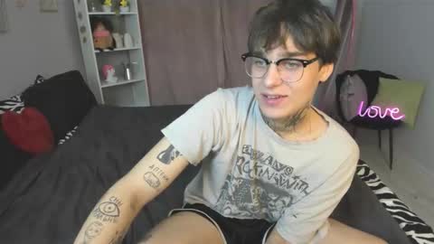 Snapshot of roberttate_ chatting on November 26, 5:14 pm RobertTate online show from November 26, 5:14 pm