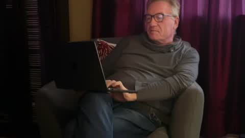 RobertTheRabbit online show from June 30, 3:13 pm