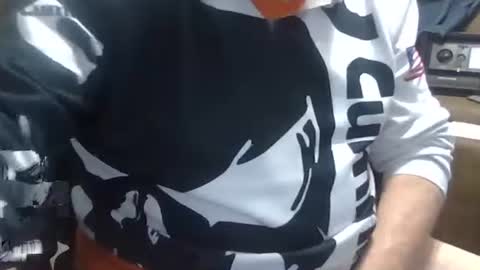 Snapshot of robglide chatting on February 24, 4:54 am robglide online show from February 24, 4:54 am