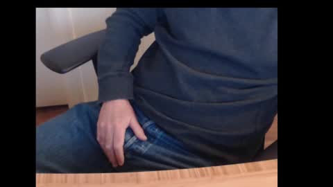 robidan6923 online show from February 19, 2:44 pm