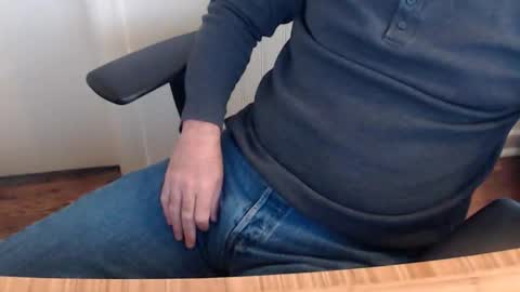 robidan6923 online show from November 17, 2:01 pm