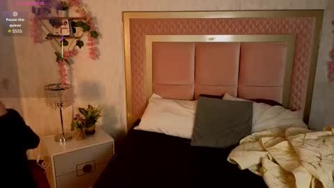 robin D online show from December 5, 12:03 pm