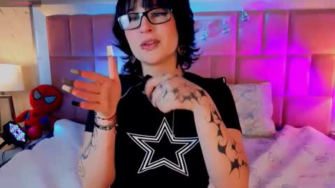 robin D online show from April 15, 1:18 pm