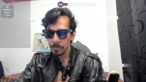 Snapshot of robindominique chatting on May 11, 10:51 pm Robin online show from May 11, 10:51 pm