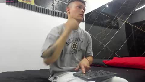 robinlion91 online show from July 17, 3:57 am