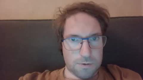 robinouhot online show from February 25, 9:46 pm