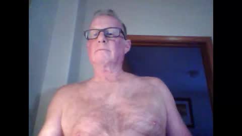 Snapshot of robo0000 chatting on May 15, 11:12 pm robo0000 online show from May 15, 11:12 pm