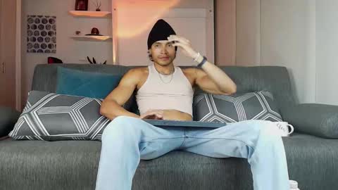 roby_millerr online show from January 19, 12:03 am