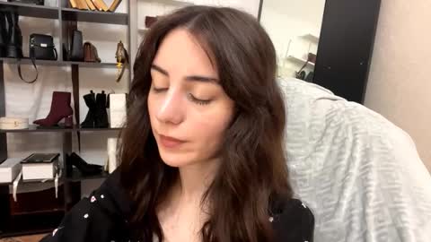 Snapshot of rochelgloff chatting on November 27, 10:17 am Marry online show from November 27, 10:17 am