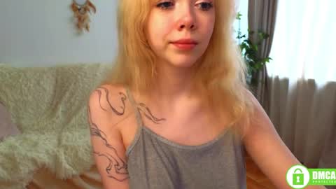 rochelle_dolly online show from May 22, 4:23 pm