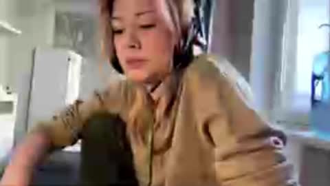 Snapshot of rochellehouis chatting on February 10, 12:09 pm Anny online show from February 10, 12:09 pm