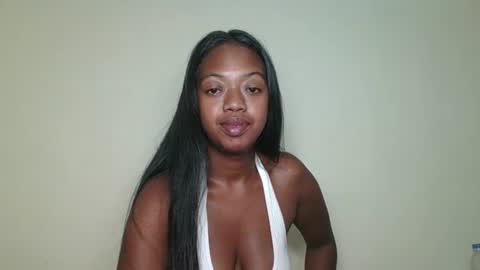 rochellinah online show from May 2, 12:15 am