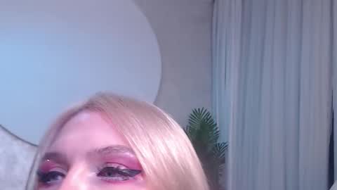 Lina and Den online show from November 22, 5:17 am