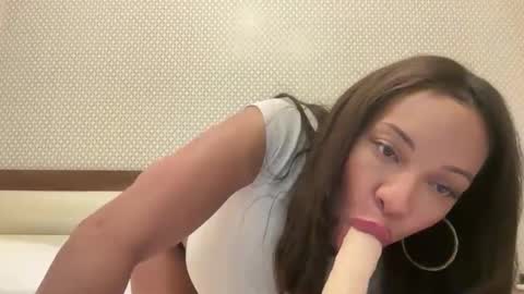 rockybee1 online show from November 25, 11:05 pm