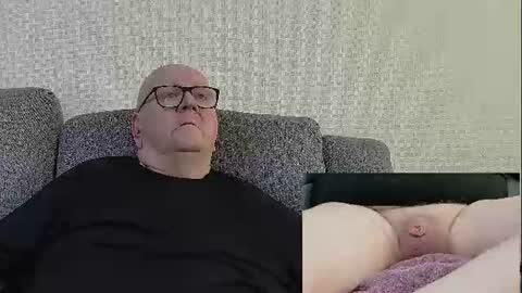 Snapshot of rodney_trotter_ chatting on July 4, 12:11 pm rodney_trotter_ online show from July 4, 12:11 pm