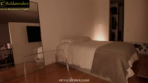 Snapshot of roldansvalery chatting on April 23, 2:02 am Valery Roldans online show from April 23, 2:02 am