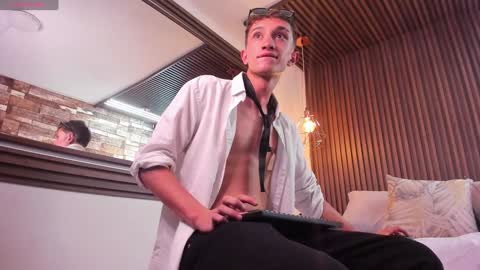 Snapshot of rolito18_ chatting on January 21, 3:59 am twink juli online show from January 21, 3:59 am