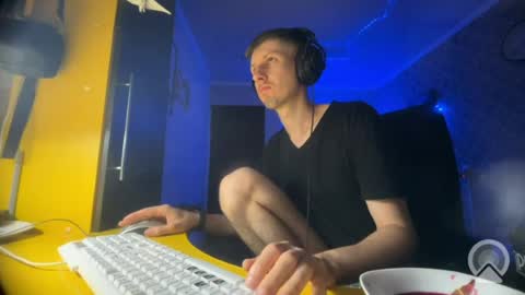Snapshot of roma305991 chatting on July 9, 7:40 pm roma305991 online show from July 9, 7:40 pm