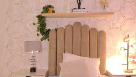   online show from December 11, 12:12 pm