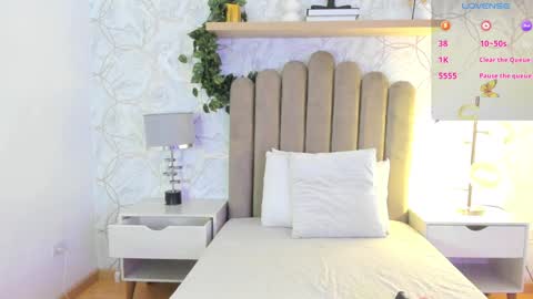   online show from December 16, 11:55 am